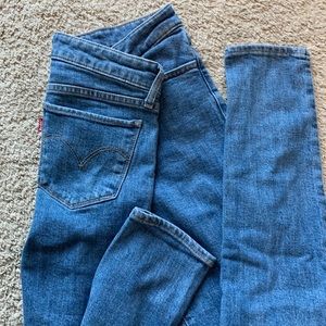 Levi’s 711 Women’s Jeans Size 27